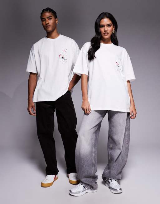 ASOS DESIGN - Disney - Kerstmis - Oversized T-shirt met Frozen-prints in gebroken wit, 3 van 4