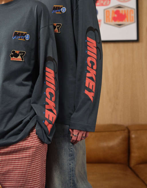ASOS DESIGN – Disney – Langärmliges Oversize-Shirt in Dunkelgrün mit „Racing“- und „Mickey“-Print, 2 von 5