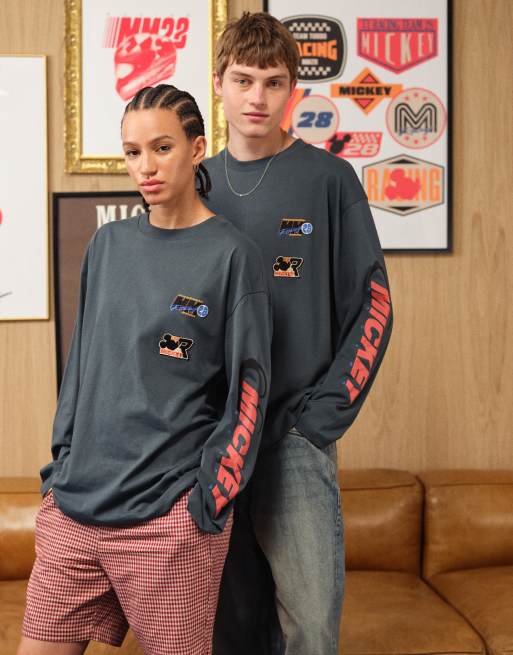 ASOS DESIGN – Disney – Langärmliges Oversize-Shirt in Dunkelgrün mit „Racing“- und „Mickey“-Print, 3 von 5