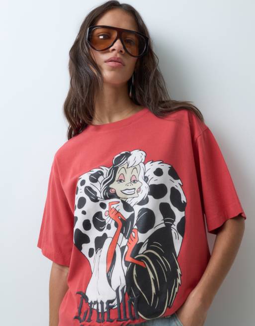 ASOS DESIGN Disney oversize-t-shirt med Cruella-tryck i rött, 3 av 5