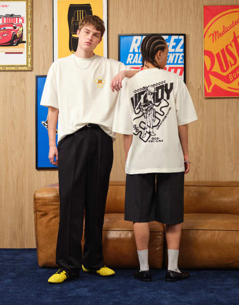 ASOS DESIGN - Disney Pixar - Cremehvid oversized T-shirt med Toy Story-print - view 1