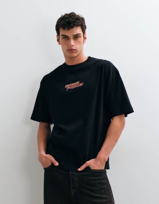 ASOS DESIGN Disney Pixar T-shirt comoda con stampa Cars di Lightning McQueen nera, 3 di 5