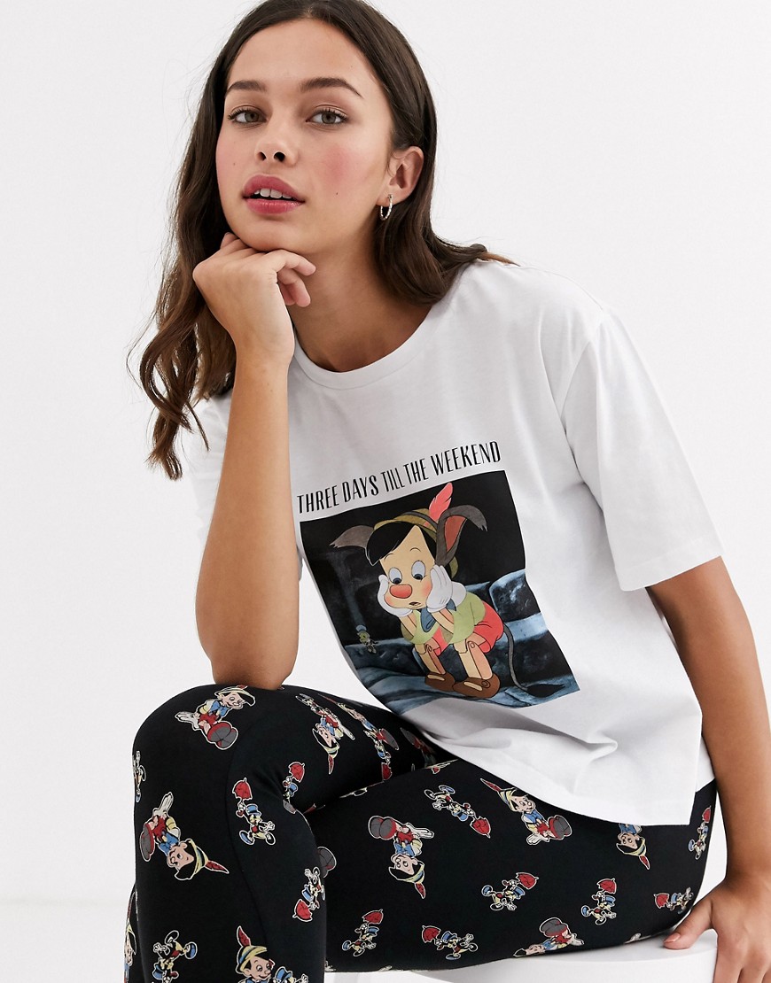 ASOS DESIGN – Disney – Pyjamas med t-shirt och leggings med Pinocchio-tryck-Flerfärgad