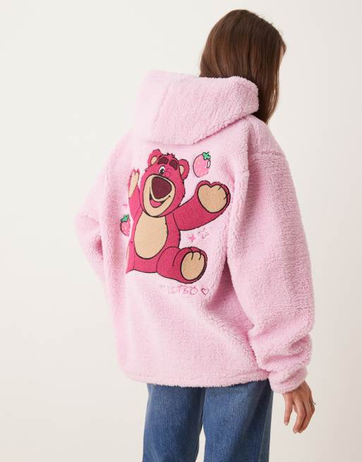 ASOS DESIGN – Disney – Różowa bluza oversize z kożuszka z kapturem i nadrukiem z Lotso z Toy Story