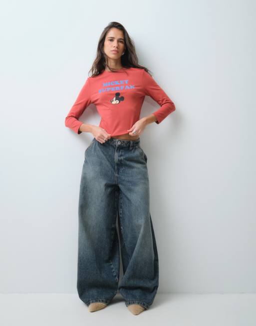 ASOS DESIGN Disney t-shirt court manches 3/4 avec imprimé Mickey rouge, 3 de 5