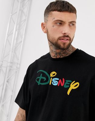ASOS DESIGN – Disney – T-shirt i oversize storlek med regnbågsfärgad text-Svart