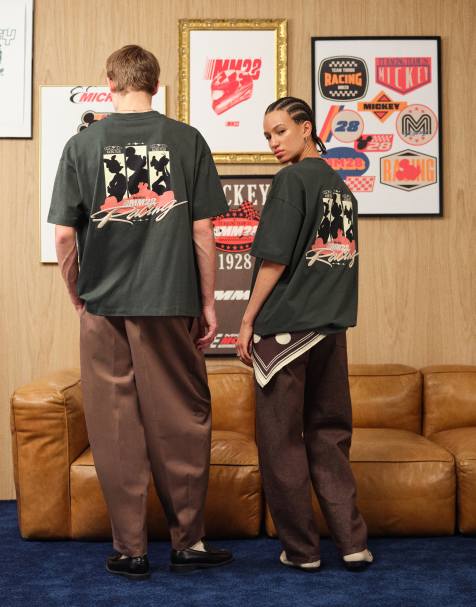 ASOS DESIGN - Disney - T-shirt oversize à imprimé course et motif Mickey - Vert foncé - view 1