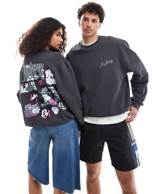 ASOS DESIGN - Disney - Unisex - Boxy Fit Oversize-Sweatshirt in verwaschenem Schwarz mit Micky-Maus-Prints-Grau