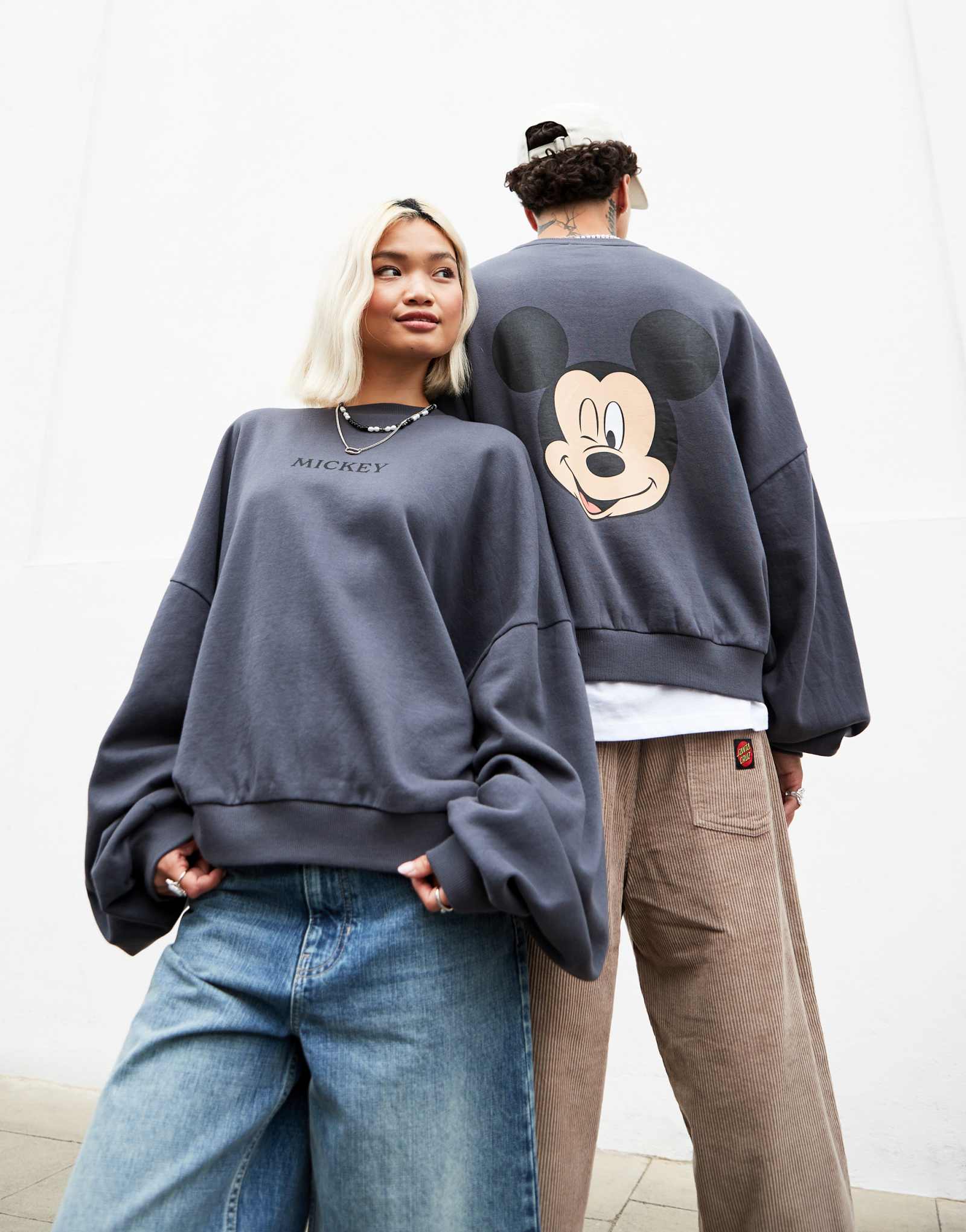 Толстовка ASOS DESIGN Disney unisex extreme oversize с принтом Микки Мауса цвета древесного угля