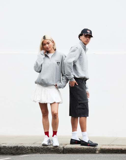 ASOS DESIGN - Disney - Unisex - Gråmeleret og oversized sweatshirt med kvart lynlås og Mickey Mouse-print, 3 af 4