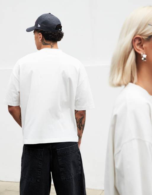 ASOS DESIGN – Disney – Unisex – Kastiges Oversize-T-Shirt in Stein mit „Mickey Mouse“-Aufdruck, 3 von 4