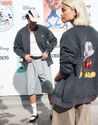 ASOS DESIGN - Disney - Unisex - Oversize-Bomberjacke in Grau aus Wolle mit „Micky Mouse"-Prints