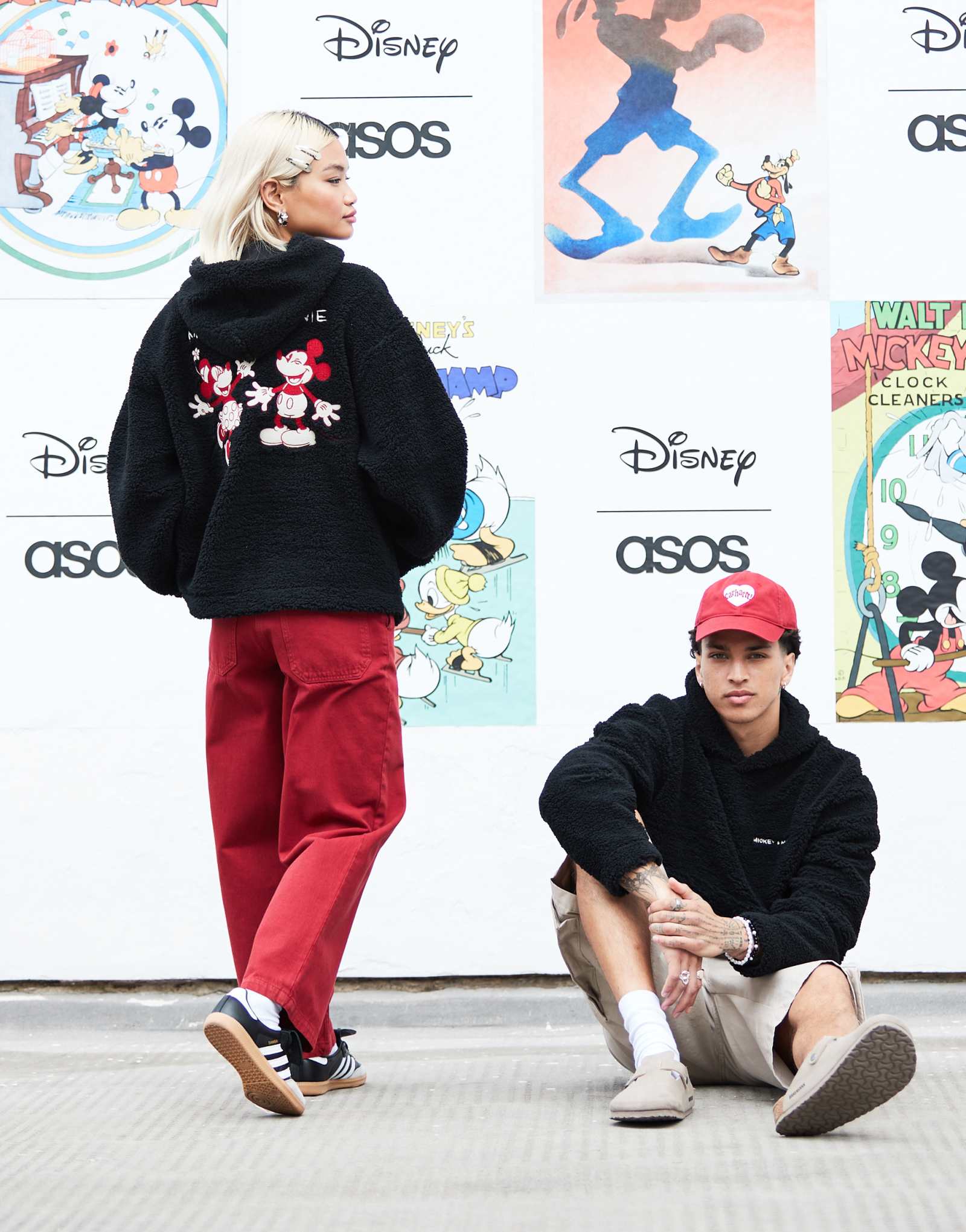 ASOS DESIGN Disney унисекс-толстовка оверсайз борг квадратного сечения с вышивкой Микки Мауса и Минни Маус черного цвета