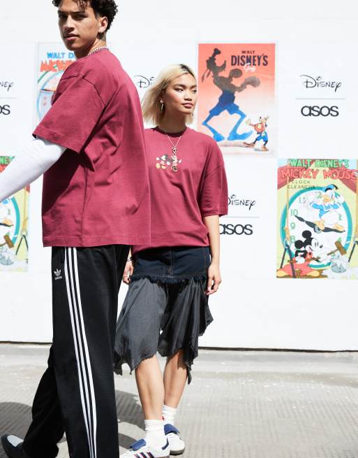 ASOS DESIGN - Disney - Unisex - Oversized T-shirt med Mickey og Minnie Mouse-print i bordeaux, 2 af 4
