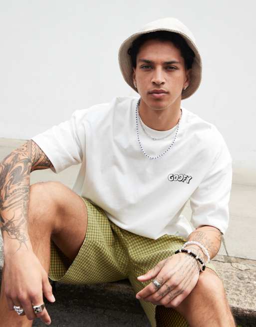 ASOS DESIGN Disney unisex oversized t-shirt with Goofy prints in white, 3 of 4