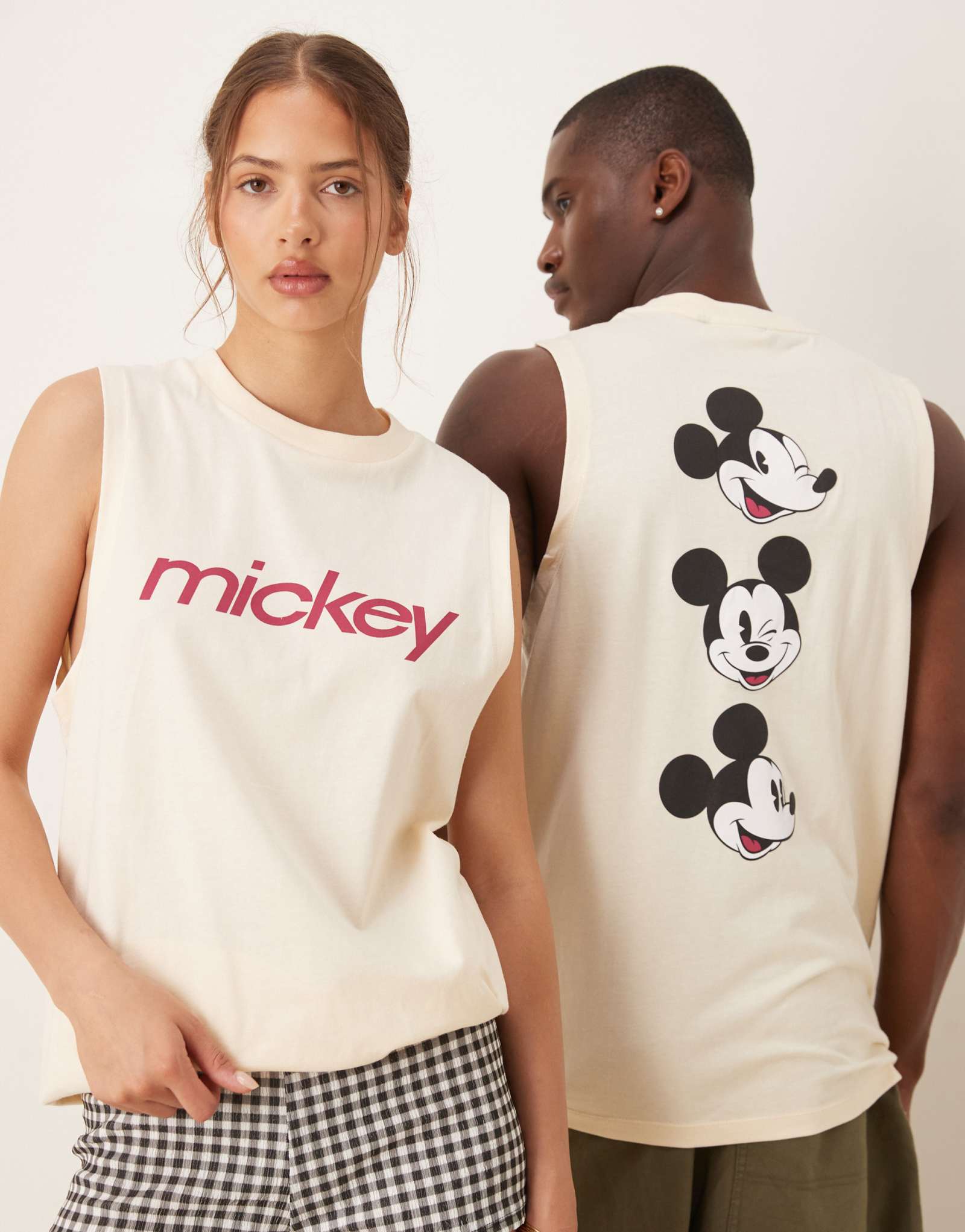 Майка оверсайз унисекс от ASOS DESIGN Disney с принтом Микки Мауса в масляно-желтом цвете