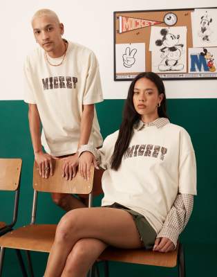 ASOS DESIGN - Disney - Unisex-T-Shirt in Beige mit „Mickey Mouse"-Print und Oversize-Schnitt-Neutral