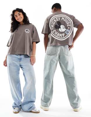 ASOS DESIGN - Disney - Unisex-T-Shirt in Braun mit kastigem Oversize-Schnitt und „Mickey Mouse"-Prints