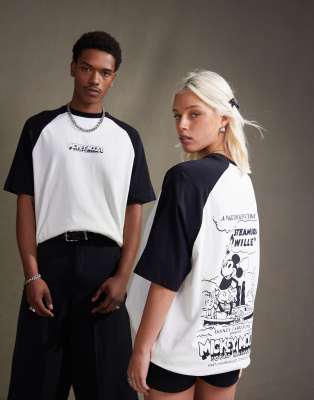 ASOS DESIGN - Disney - Unisex-T-Shirt in gebrochenem Weiß mit Oversize-Schnitt, „Steamboat Willie"-Print und Raglan-Ärme...