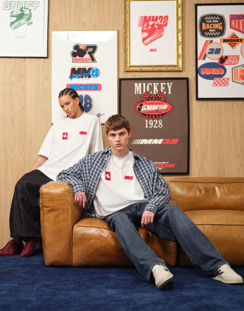 ASOS DESIGN – Disney – Vit t-shirt i racingstil och oversize med 'Mickey'-tryck - view 1