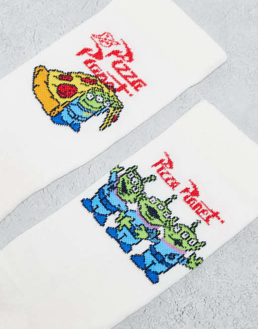 ASOS DESIGN – Disney's Toy Story – 2er-Pack Socken in Ecru mit „Pizza Planet"-Motiv, 2 von 3