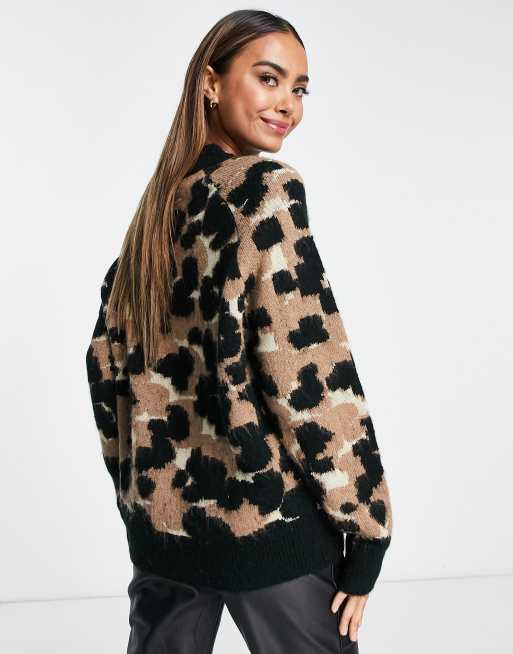 ASOS DESIGN – Djurmönstrad tröja i fluffigt garn, 2 av 4