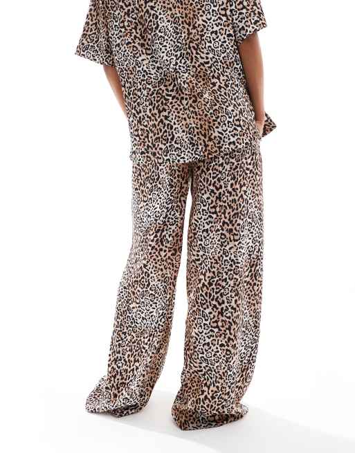 ASOS DESIGN – Djurmönstrade vida byxor, del av set, 4 av 5