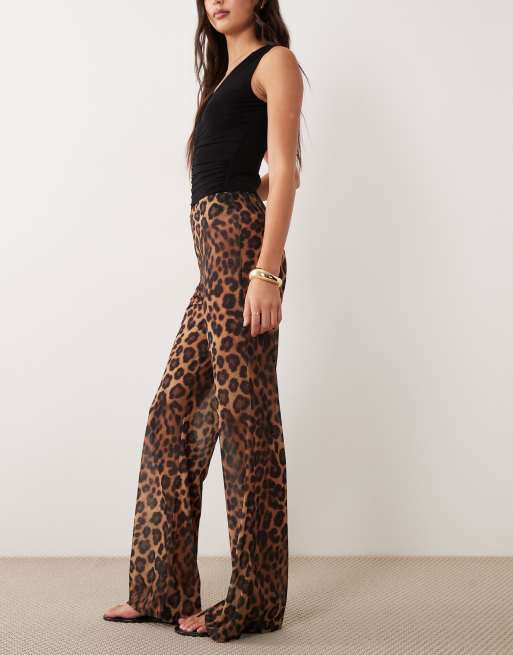 ASOS DESIGN - Doorschijnende flare-broek van mesh in luipaardprint, 5 van 5
