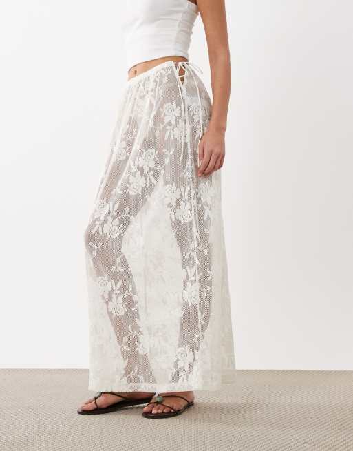 ASOS DESIGN - Doorschijnende gehaakte maxi strandrok met kant en gestrikte zijkant in wit, 2 van 5