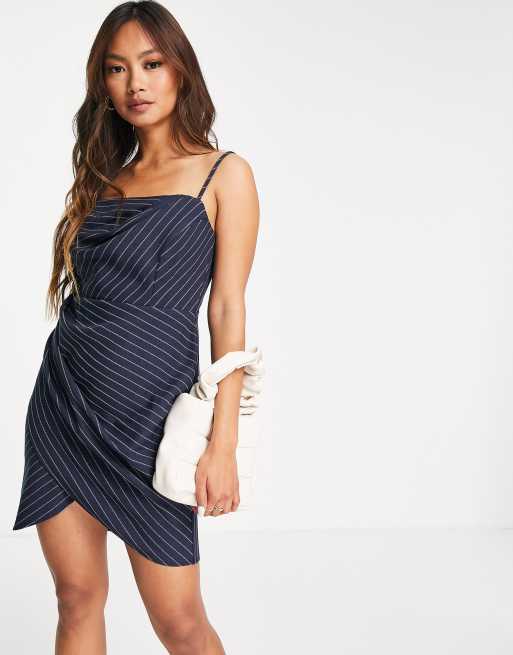 ASOS DESIGN – Dopasowana sukienka mini w prążki z plisowanym gorsetem