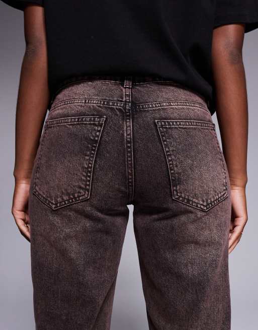 ASOS DESIGN – Dopasowane brązowe jeansy z niskim stanem i cieniowaniem, 4 z 5