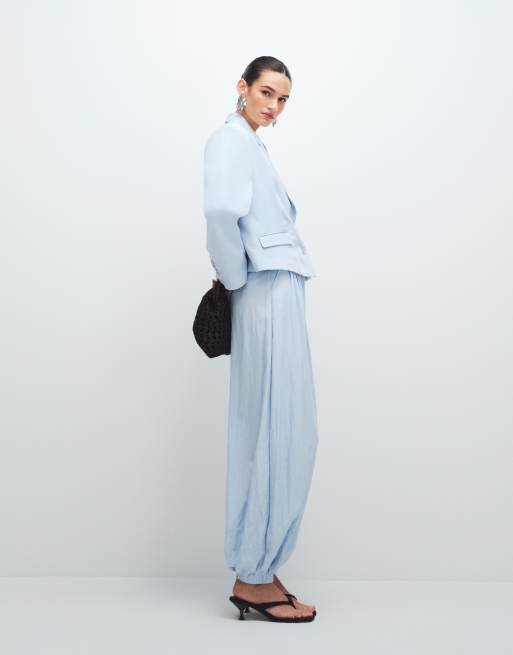 ASOS DESIGN – Dopasowane jasnoniebieskie spodnie z balonowymi nogawkami i ściągaczami, 5 z 7