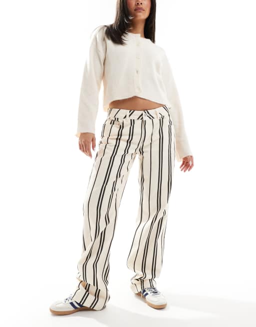 ASOS DESIGN – Dopasowane jeansy z obniżonym stanem i wzorem w czarno-białe paski