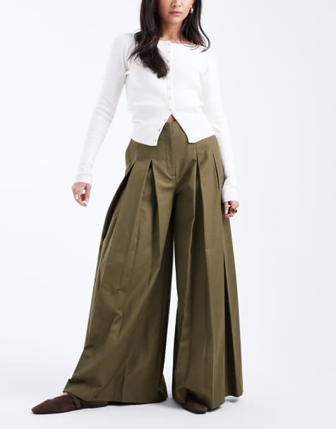 ASOS DESIGN – Dopasowane spodnie z szerokimi nogawkami i zakładkami w kolorze khaki - view 1