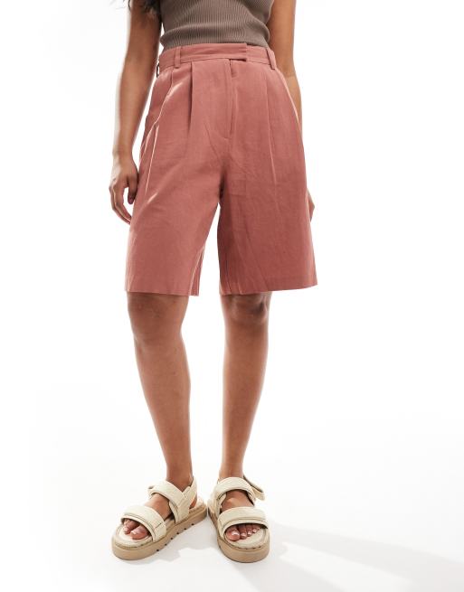 ASOS DESIGN – Dopasowane szorty o wydłużonym fasonie z podwyższonym stanem z domieszką lnu w kolorze terakoty 
