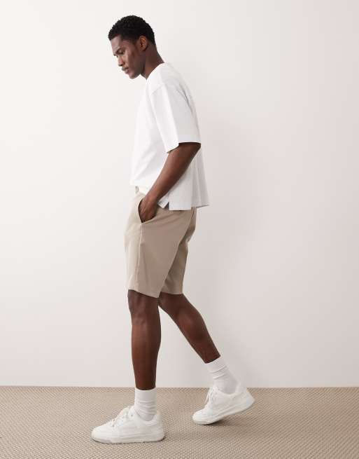 ASOS DESIGN – Dopasowane wąskie szorty w jasnobeżowym kolorze, 3 z 5