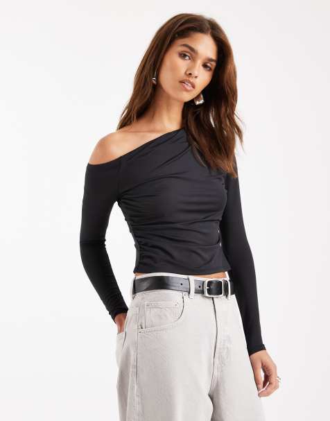 ASOS DESIGN – Dopasowany czarny top z długimi rękawami, odsłoniętym ramieniem i ozdobnym marszczeniem - view 1