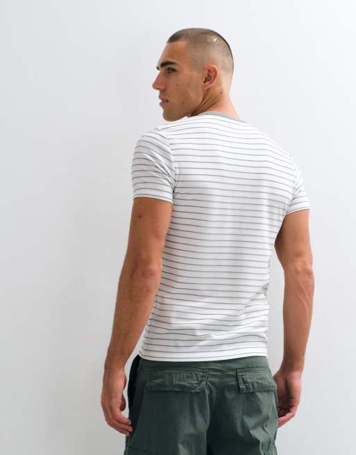 ASOS DESIGN dopasowany T-shirt henley w biało-szary pasek, 5 z 5