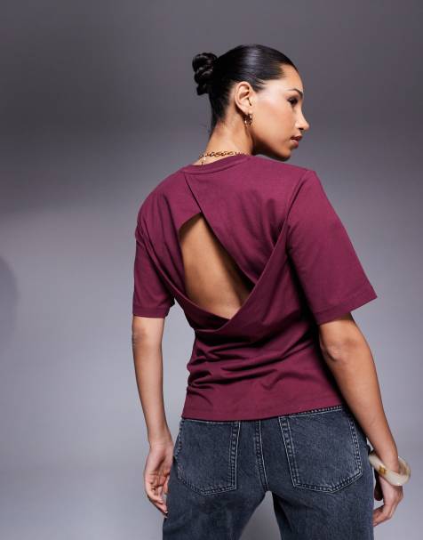 ASOS DESIGN – Dopasowany w talii bordowy T-shirt z kopertowym tyłem z wycięciem - view 1