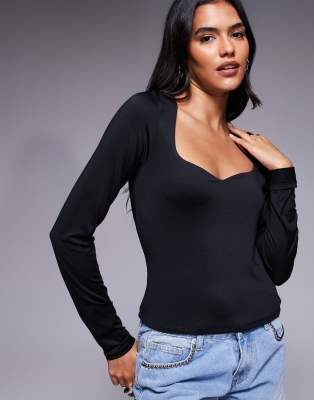 ASOS DESIGN - Doppellagiges, langärmliges Oberteil in Schwarz mit geraffter Brustpartie