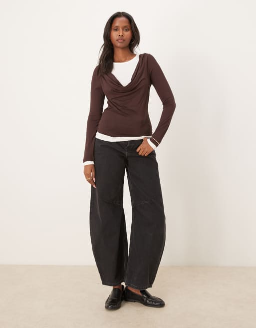 ASOS DESIGN – Doppellagiges Oberteil mit Wasserfallausschnitt in Schokoladenbraun, 3 von 4