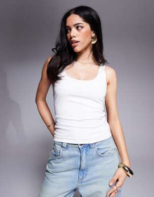 ASOS DESIGN - Doppellagiges Tanktop in Weiß mit quadratischem Ausschnitt