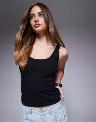 ASOS DESIGN - Doppellagiges Trägertop in Schwarz mit eckigem Ausschnitt
