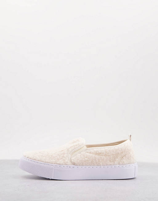 Shoes Trainers/Dotty slip on plimsolls in cream shearling 