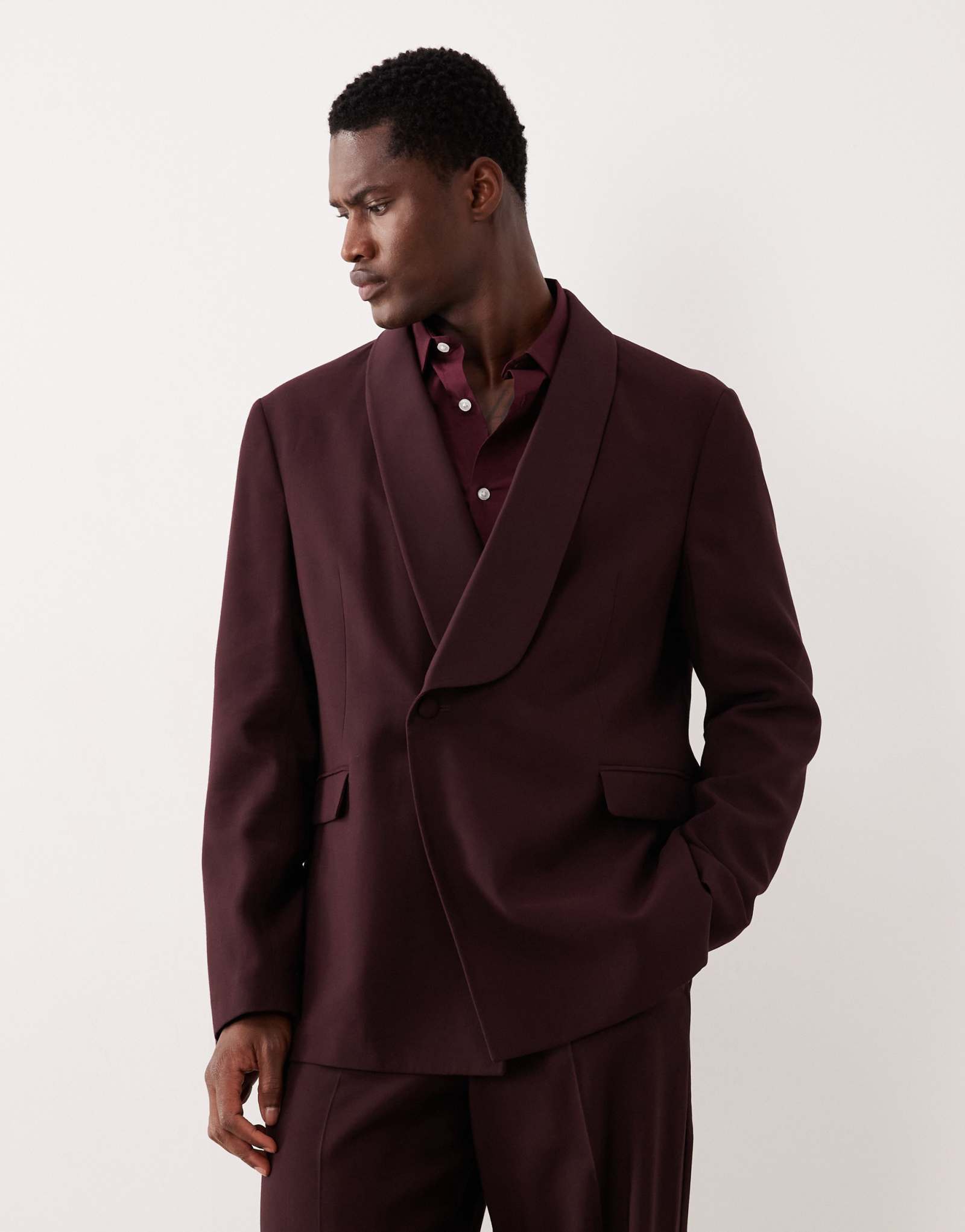 ДИЗАЙНЕРСКИЙ двубортный пиджак обычного кроя с запахом от ASOS бордового цвета