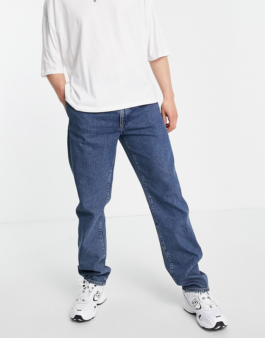 ASOS DESIGN double pleat straight leg jeans in vintage mid wash-Blues