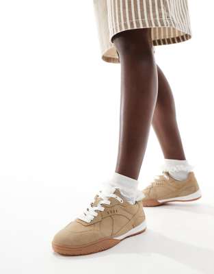 ASOS DESIGN - Downtime - Sneaker im Fußball-Design in Beige-Braun