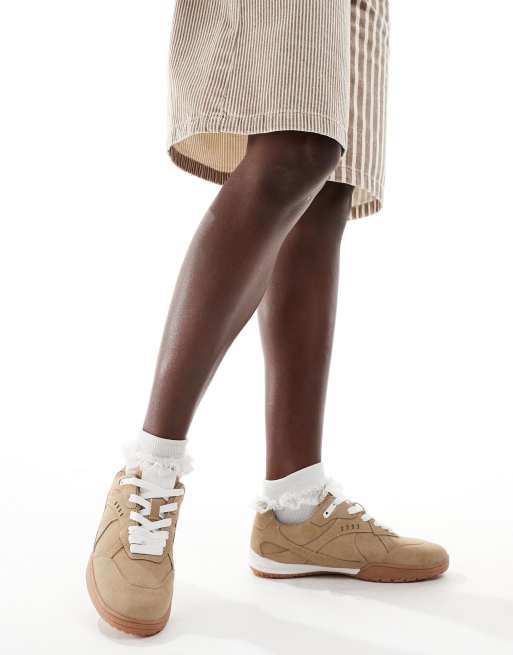 ASOS DESIGN - Downtime - Sneakers in voetbalstijl in beige, 3 van 5