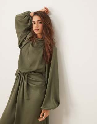 ASOS DESIGN - Olivengrøn draperetmaxikjole med blouson-ærmer og drapering i satin
