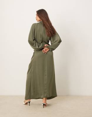 ASOS DESIGN - Olivengrøn draperetmaxikjole med blouson-ærmer og drapering i satin